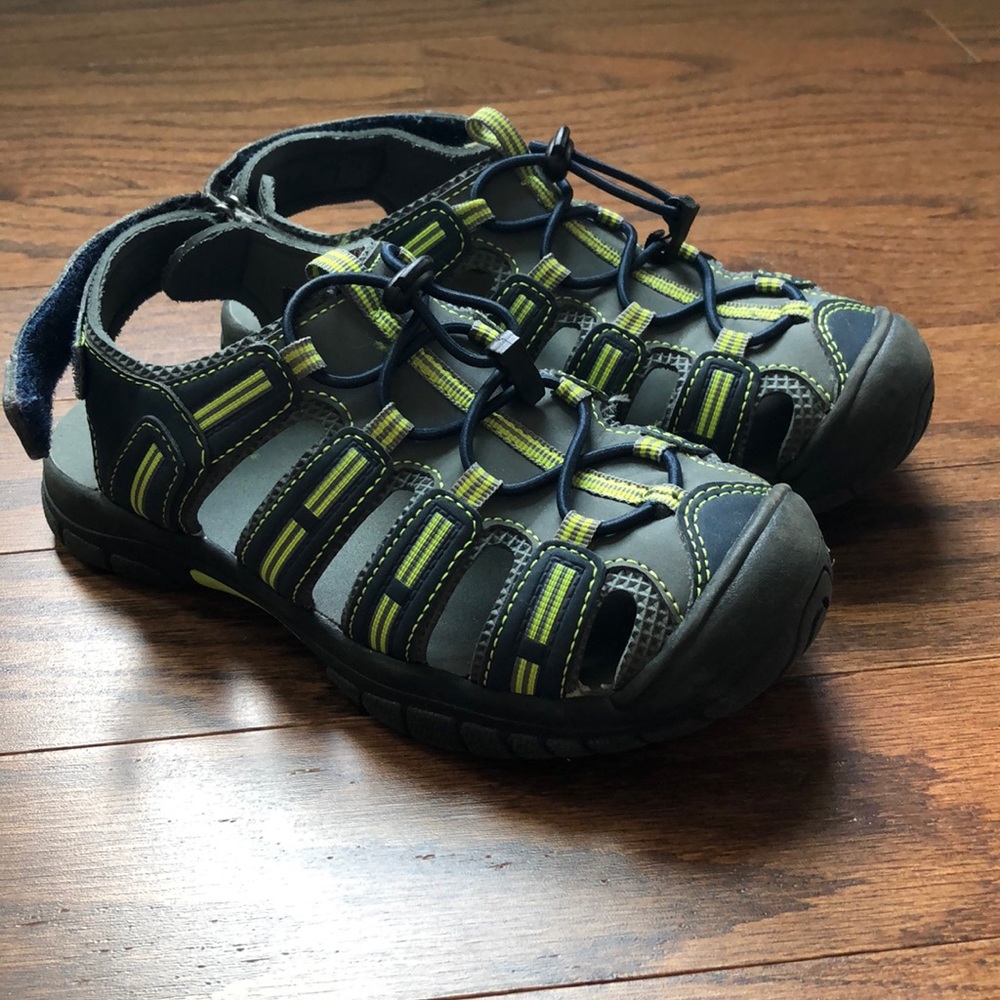 Boys sandals